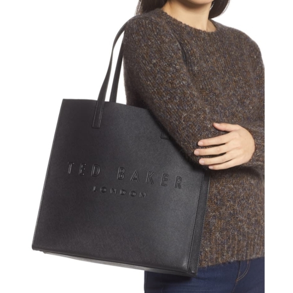 Ted Baker Handbags - 🍒NWT🍒 TED BAKER LARGE ICON TOTE
